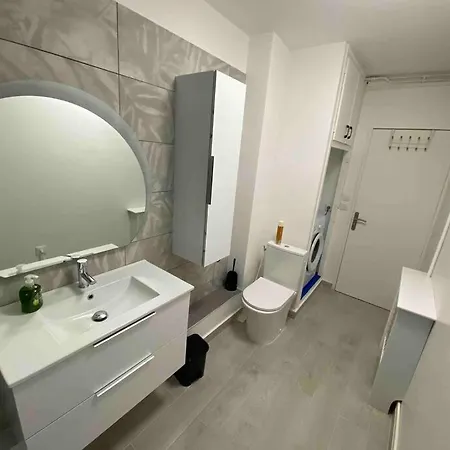 Apartment Renove Et Spacieux, Terrasse, 4 Pers *