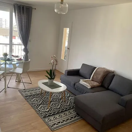 Apartment Renove Et Spacieux, Terrasse, 4 Pers *
