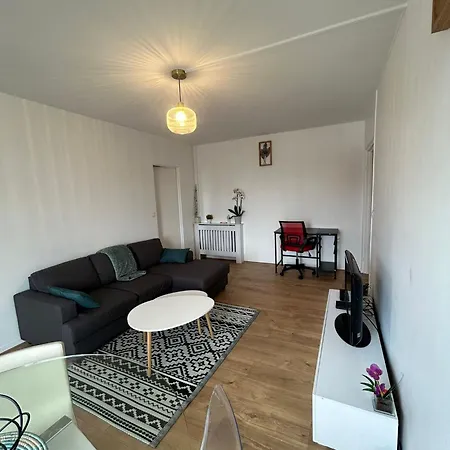 Apartment Renove Et Spacieux, Terrasse, 4 Pers Franconville (Val-d'Oise)